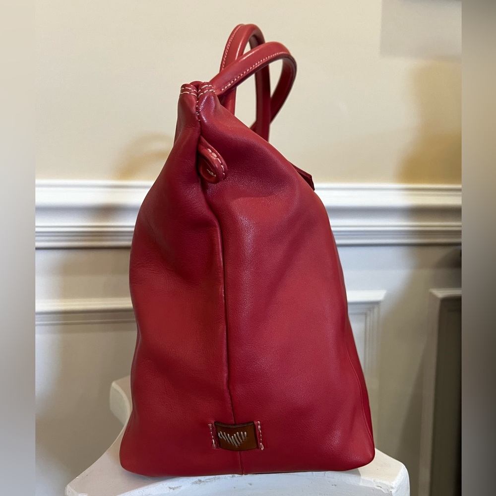 Brick-Color, Rolled Handles, Leather Large Satchel Zipper Tote Bag. - Picture 8 of 17